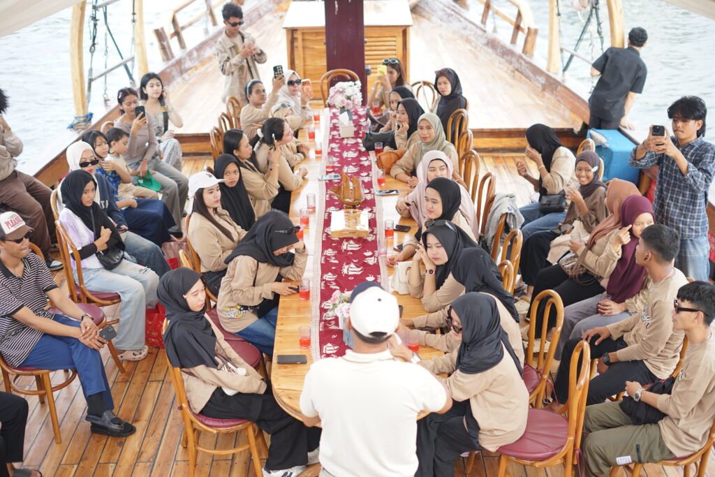 wisata kapal pinisi, sahabat pinisi makassar