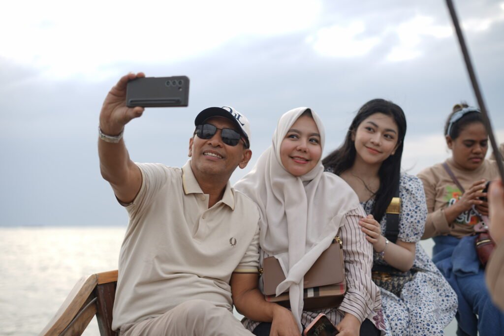 wisata kapal pinisi makassar, bersama sahabat pinisi Makassar