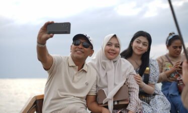 wisata kapal pinisi makassar, bersama sahabat pinisi Makassar